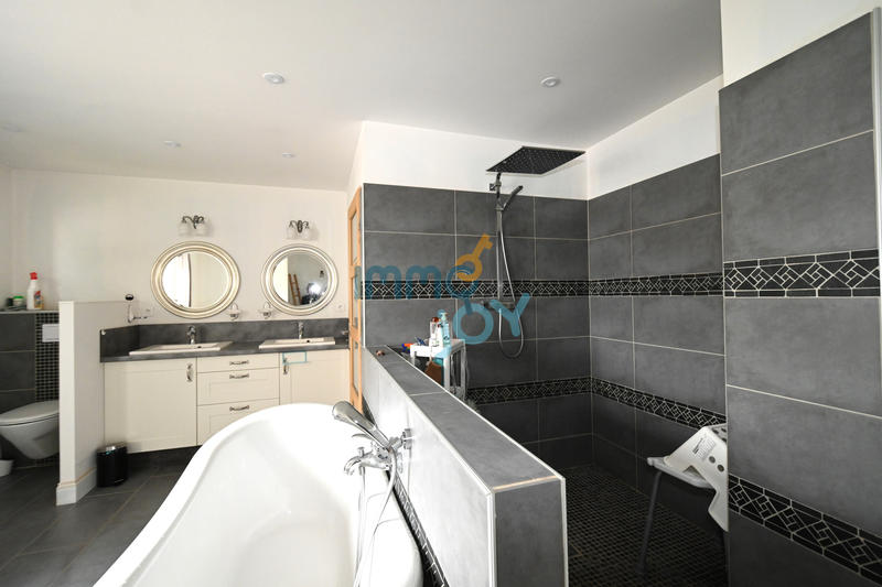 Maison - 130 m² - 5 pièces