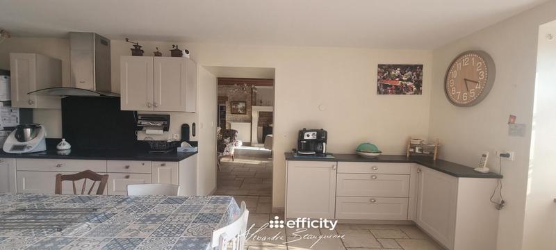 Maison - 258 m² - 11 pièces