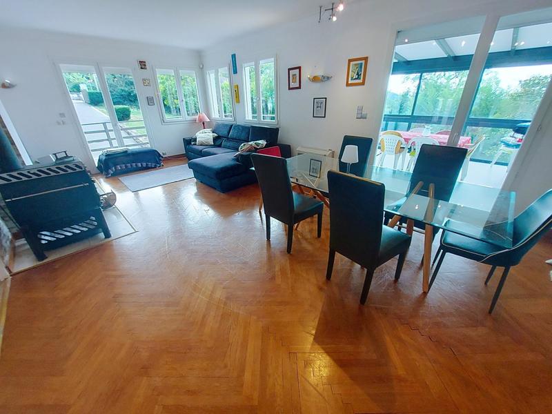 Maison - 161 m² - 8 pièces