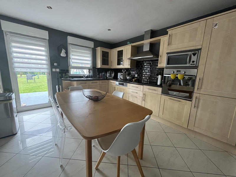 Maison - 182 m² - 7 pièces