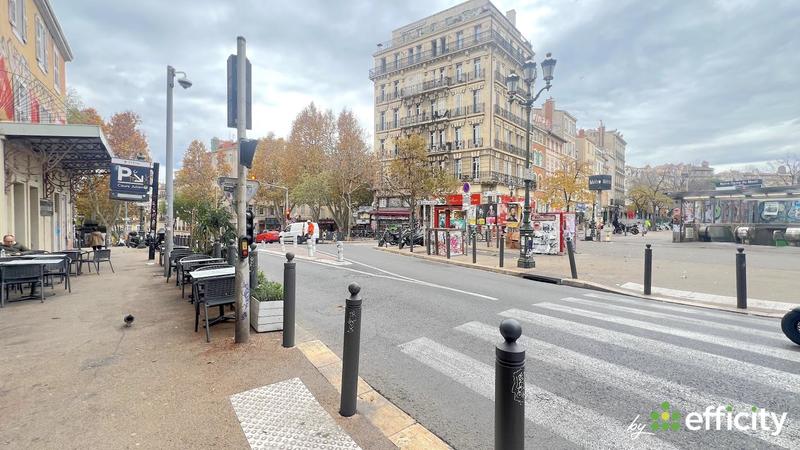 Bureau - 80 m² - 5 pièces