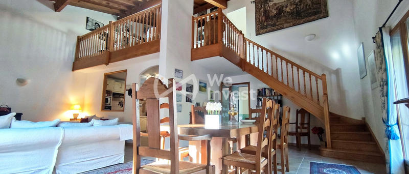 Maison - 212 m² - 7 pièces