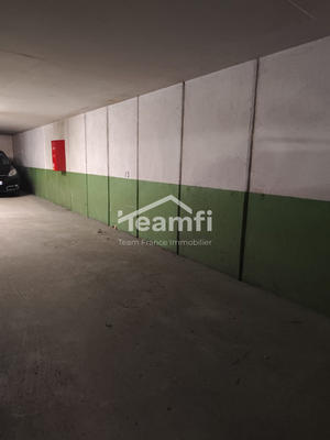 Parking / Garage - 15 m²
