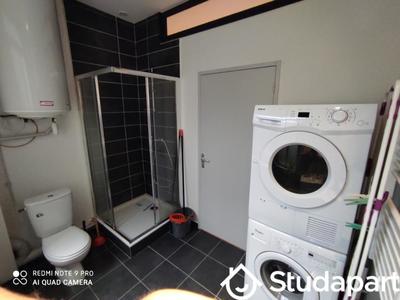 Chambre - 13 m² - 1 pièce