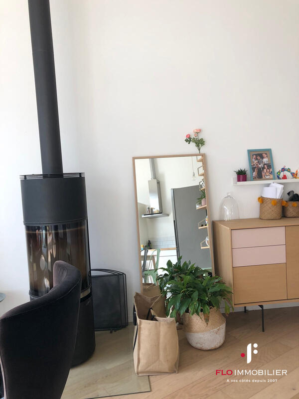 Loft - 177 m² - 8 pièces