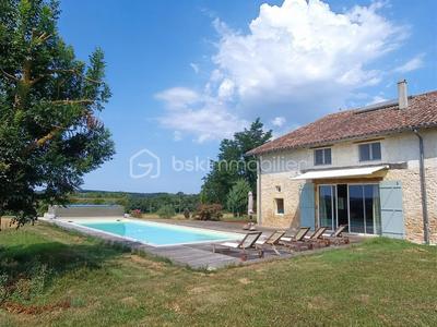 Demeure - 554 m² - 14 pièces