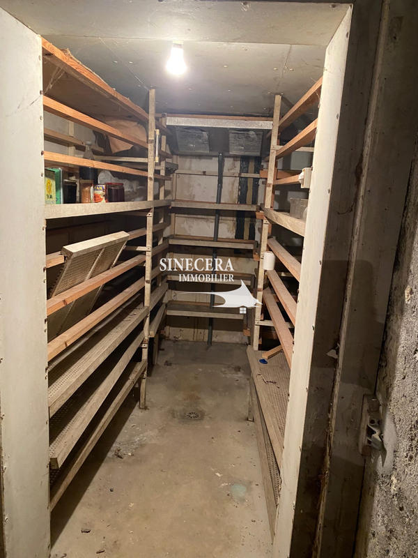 Maison - 220 m² - 7 pièces