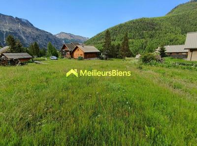 Terrain constructible - 587 m²