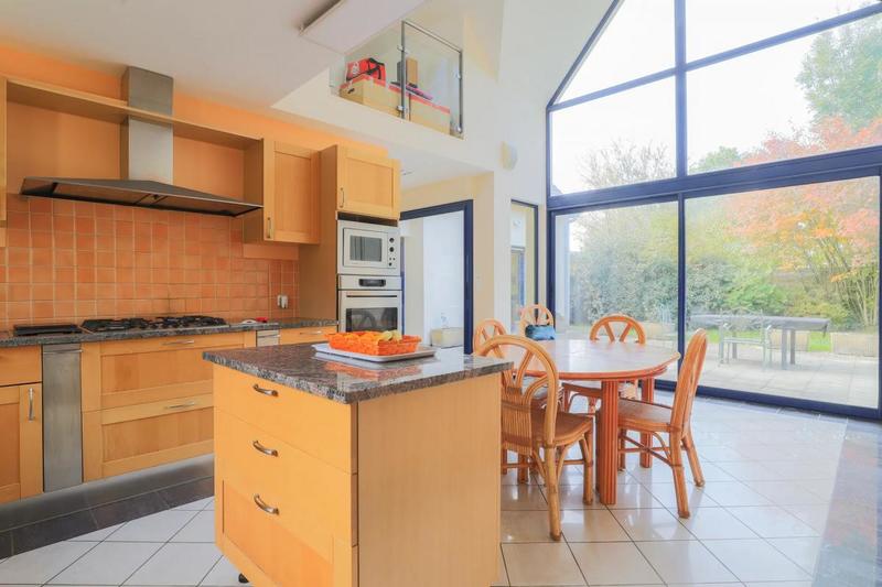 Maison - 206 m² - 5 pièces