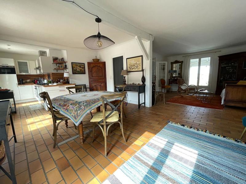 Maison - 180 m² - 6 pièces