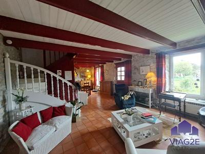 Maison traditionnelle - 104 m² - 5 pièces