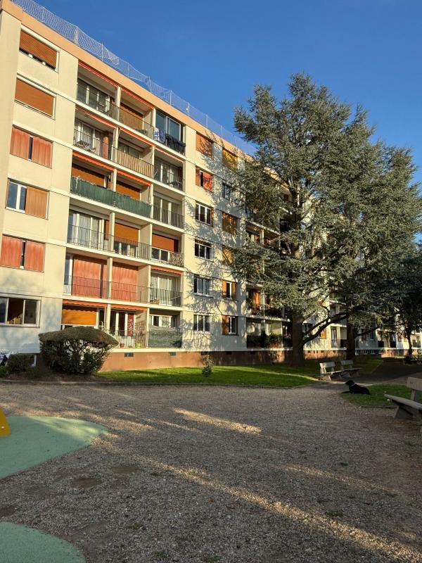 Appartement - 70 m² - 4 pièces