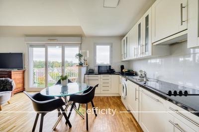 Appartement - 93 m² - 4 pièces