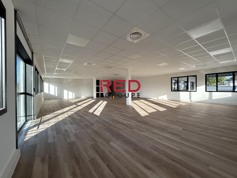 Bureau - 183 m²