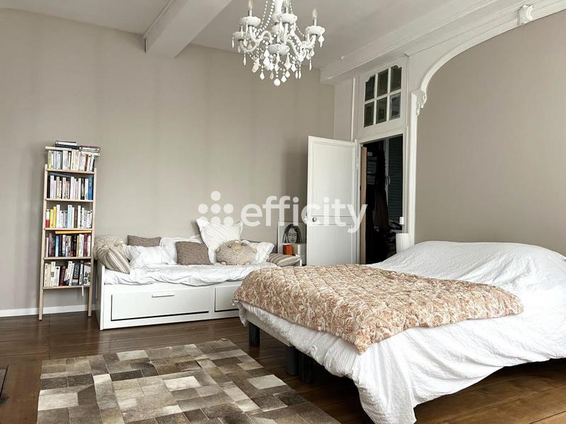 Maison de ville - 267 m² - 8 pièces