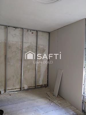 Maison - 450 m² - 8 pièces