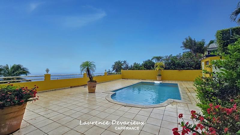 Maison - 200 m² - 5 pièces