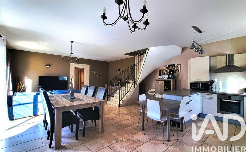 Maison - 122 m² - 5 pièces