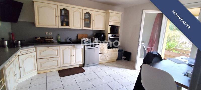 Maison - 254 m² - 10 pièces