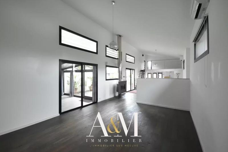 Maison - 171 m² - 7 pièces