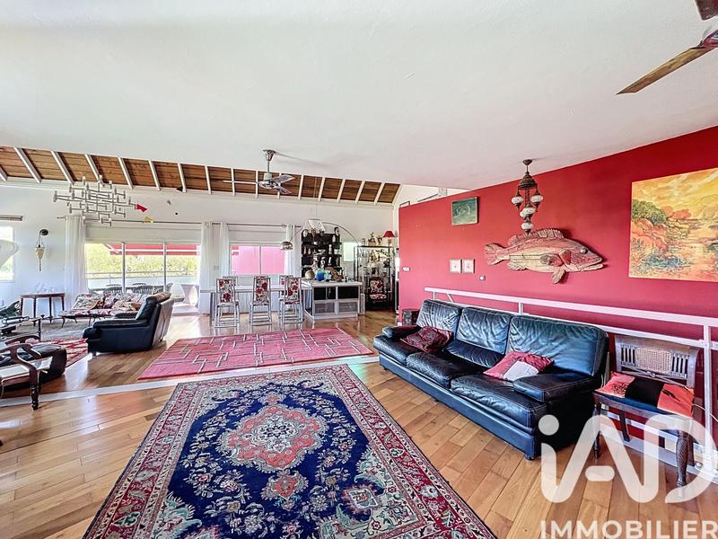 Maison - 252 m² - 6 pièces