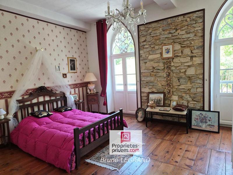 Maison - 525 m² - 14 pièces