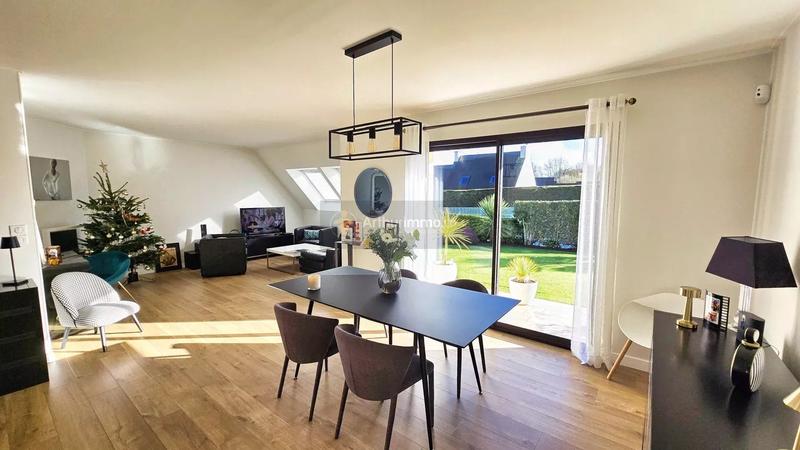 Maison - 92 m² - 5 pièces