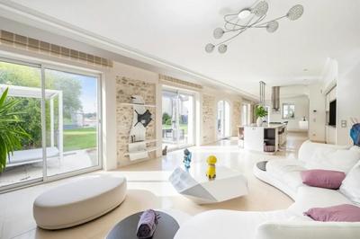 Propriété - 400 m² - 10 pièces