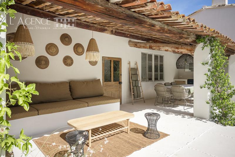 Maison - 380 m² - 9 pièces