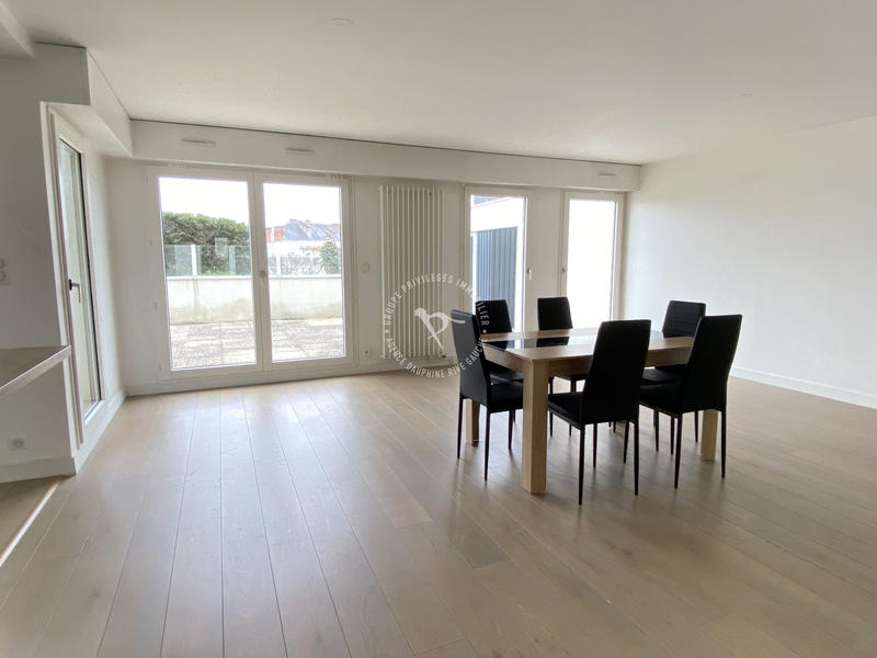 Appartement - 89 m² - 3 pièces