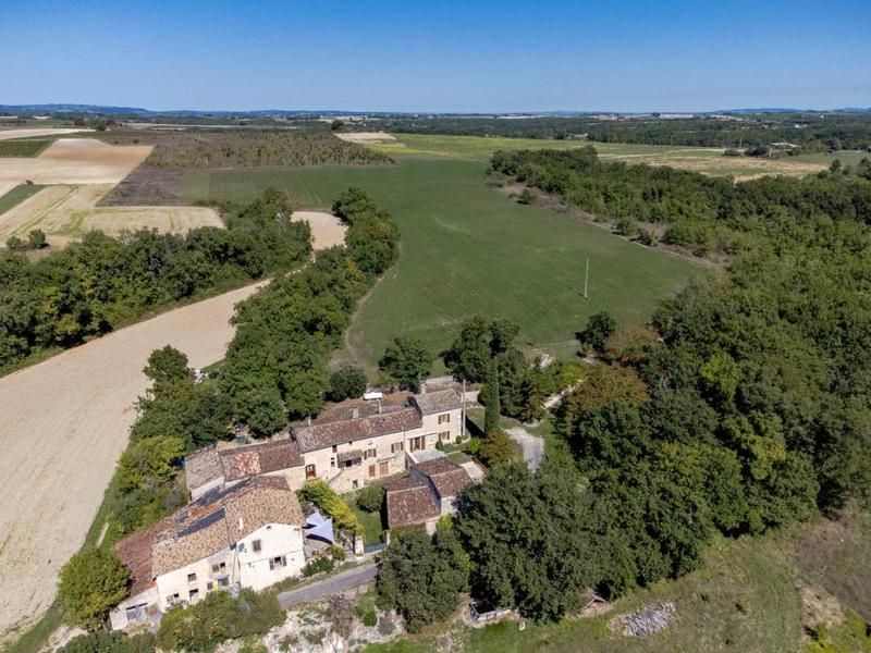 Maison en pierre - 192 m² - 6 pièces