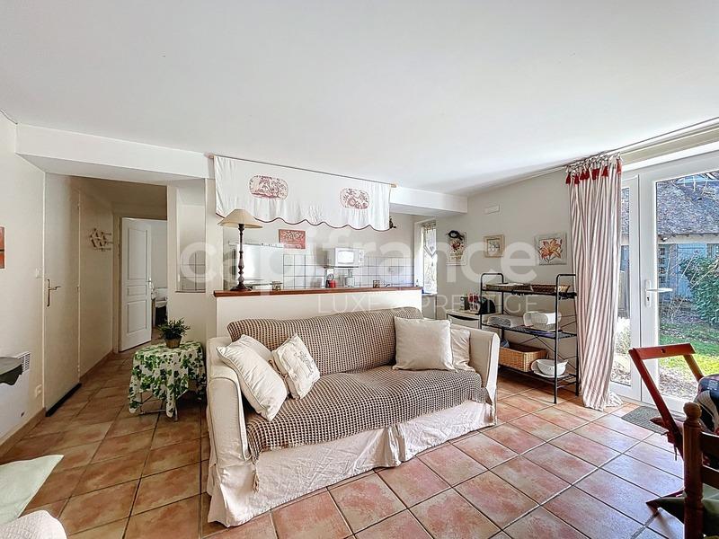 Propriété - 393 m² - 13 pièces