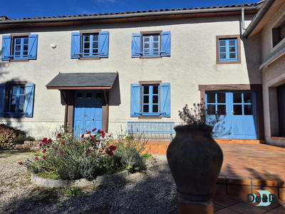 Maison - 230 m² - 5 pièces