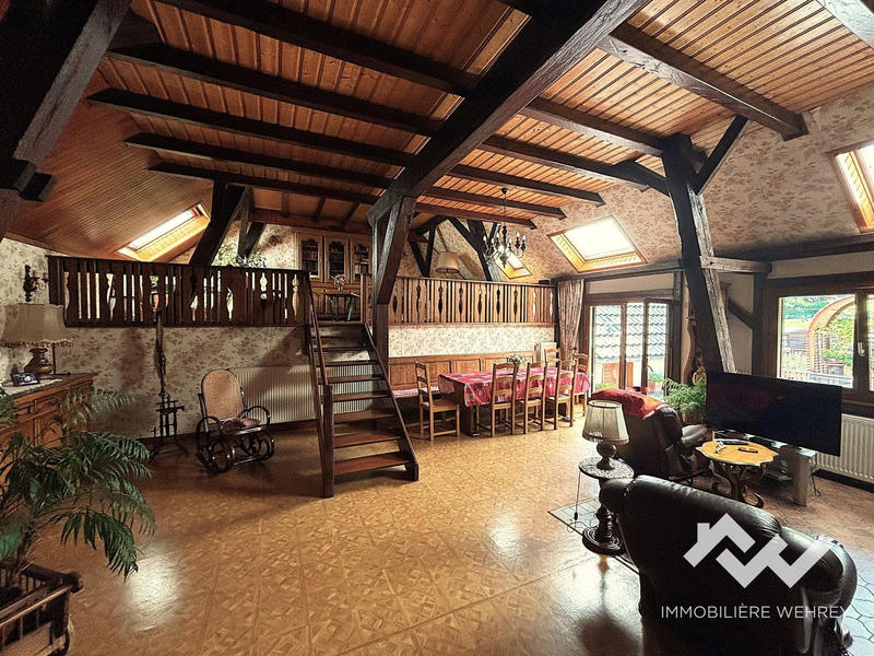 Maison - 270 m² - 8 pièces