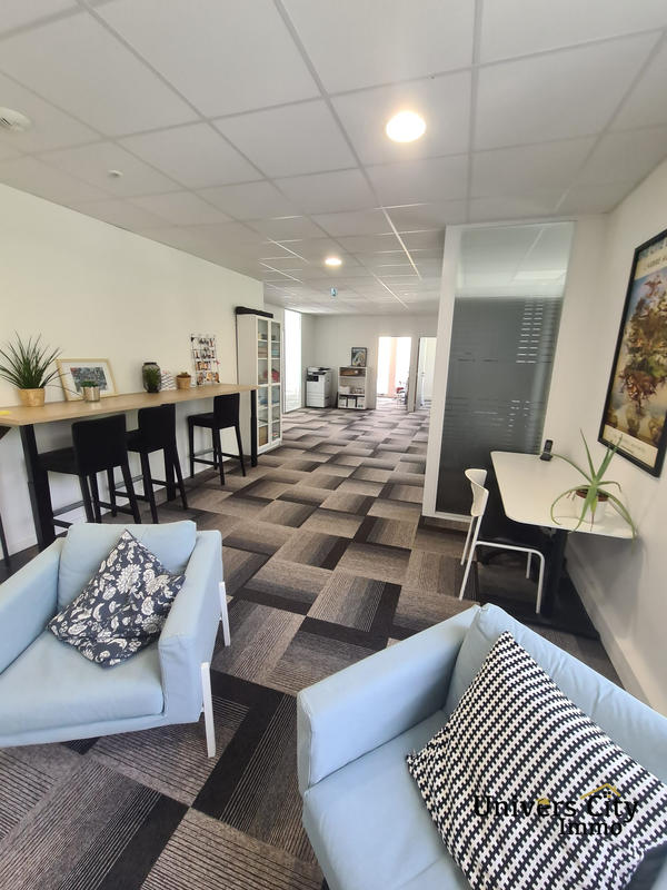 Bureau - 129 m² - 1 pièce