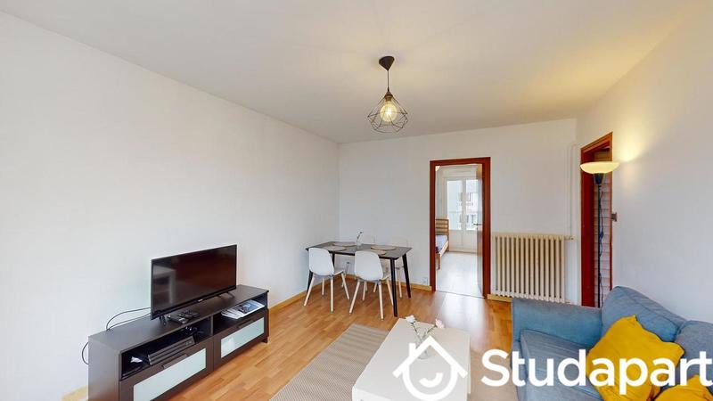 Chambre - 10 m² - 1 pièce