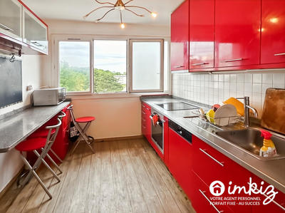 Appartement - 93 m² - 5 pièces