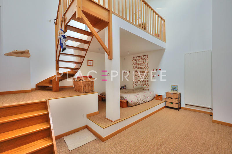 Maison - 296 m² - 7 pièces