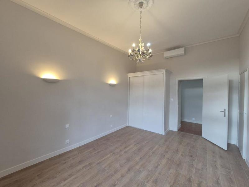 Appartement bourgeois - 220 m² - 6 pièces