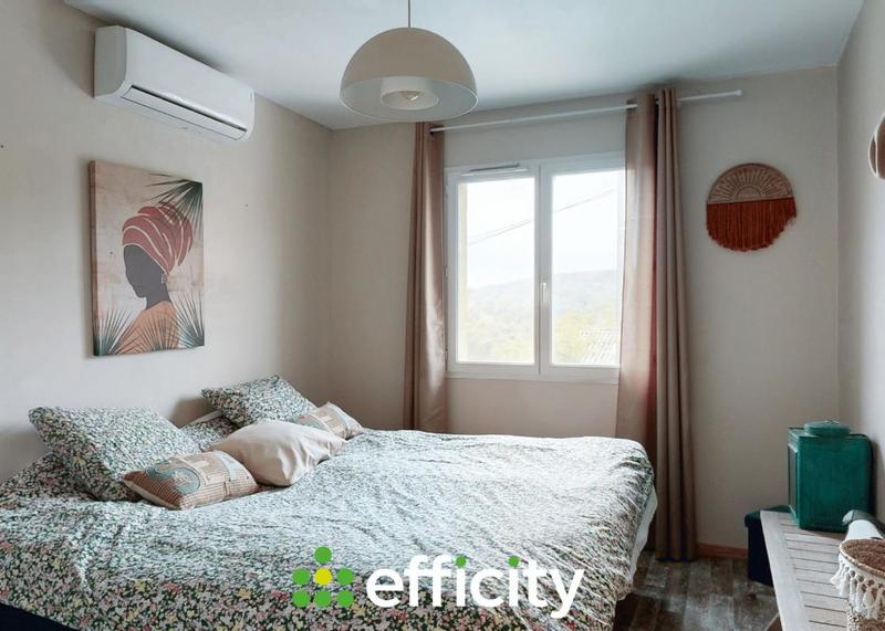 Villa - 90 m² - 5 pièces