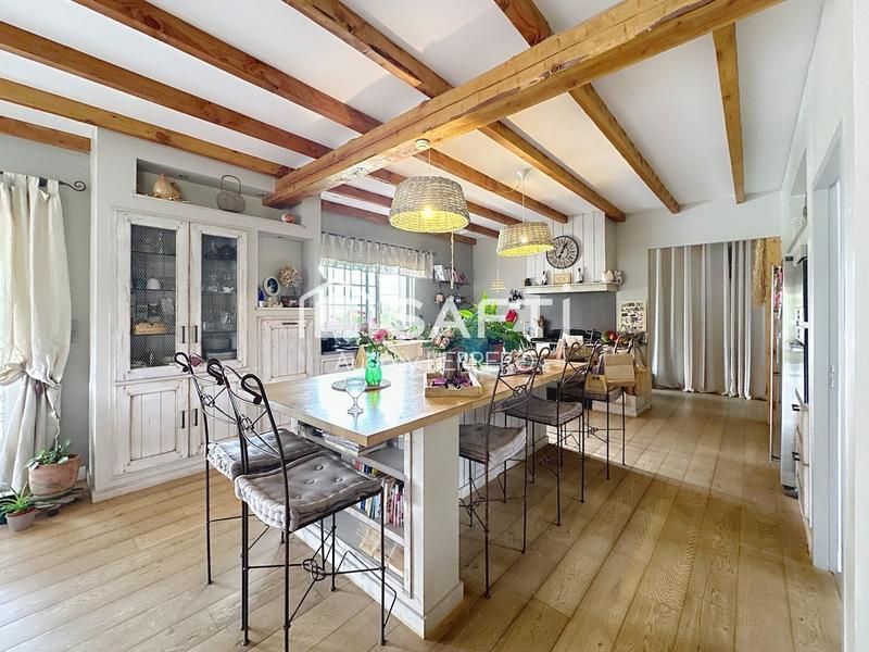 Maison - 252 m² - 6 pièces