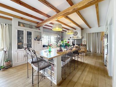 Maison - 252 m² - 6 pièces