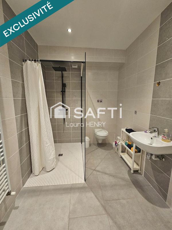 Maison - 275 m² - 8 pièces