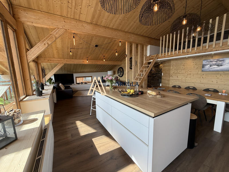 Châlet - 228 m² - 11 pièces