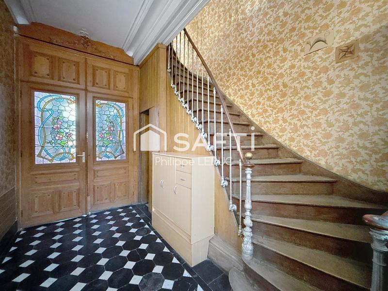 Maison - 259 m² - 8 pièces