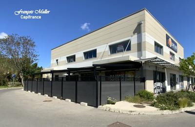 Local d'activité / Entrepôt - 360 m² - 6 pièces