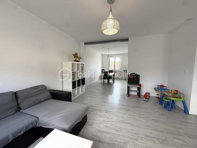 Maison - 95 m² - 5 pièces