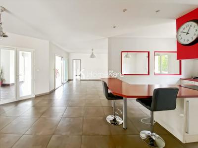 Maison - 200 m² - 5 pièces