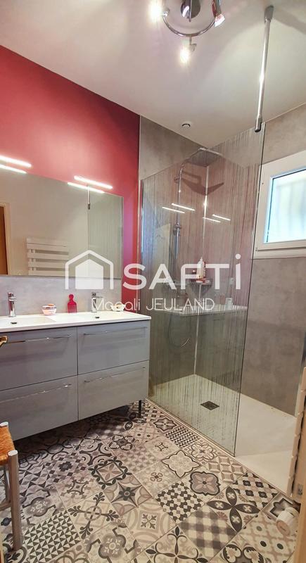 Maison - 150 m² - 8 pièces