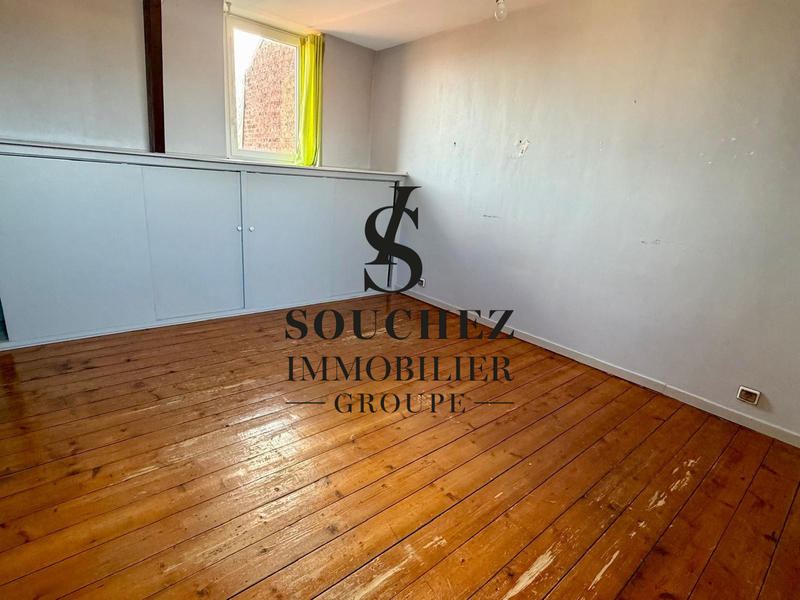 Maison - 250 m² - 8 pièces